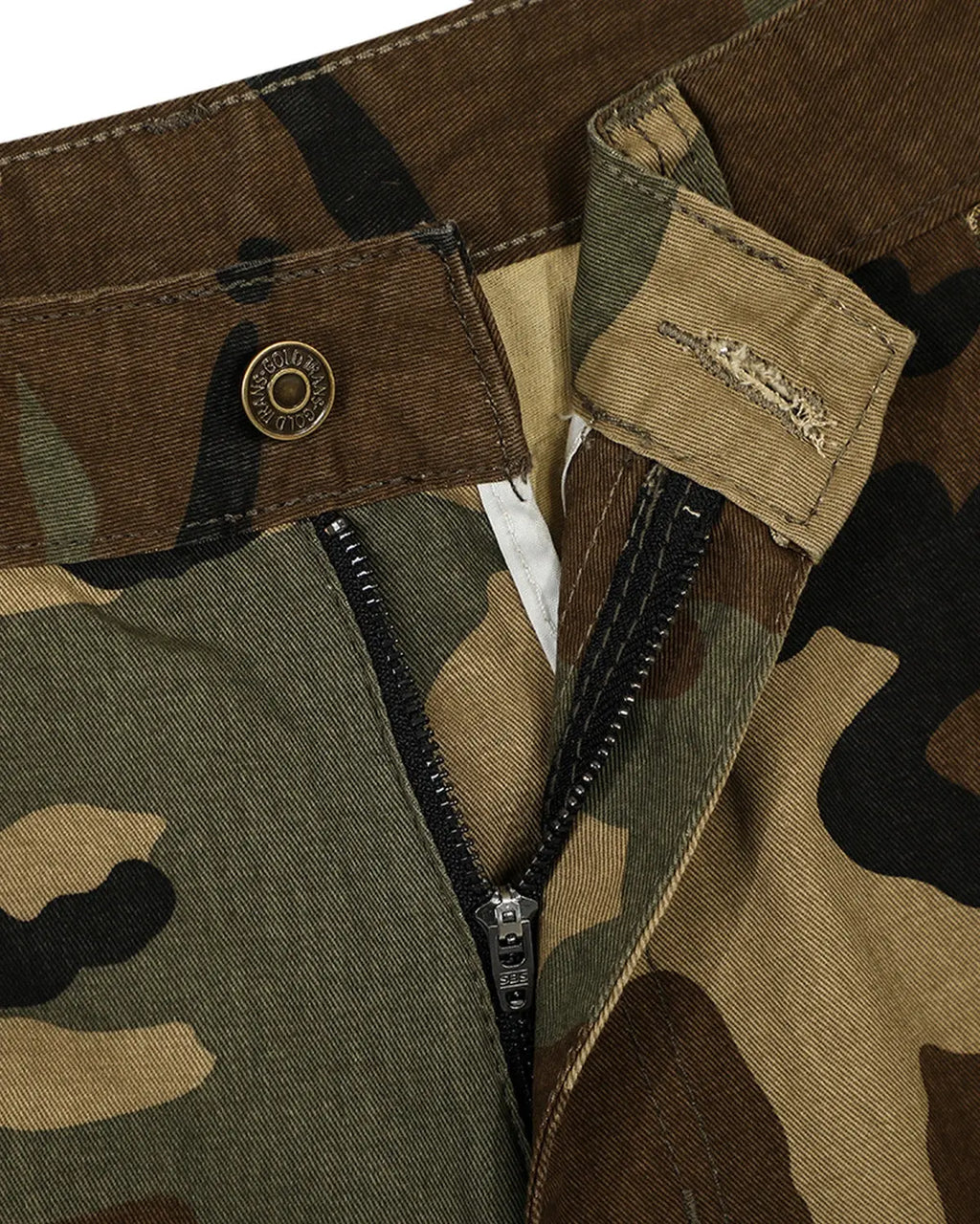 Camo cargo longline shorts by INFLATION featuring a streetwear style, with multiple pockets and an elongated fit.