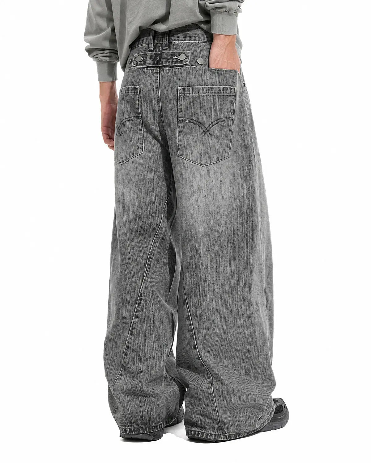 Bamboo weave barrel jeans by INFLATION Streetwear featuring relaxed fit and lightweight bamboo fabric, shown in a casual style.