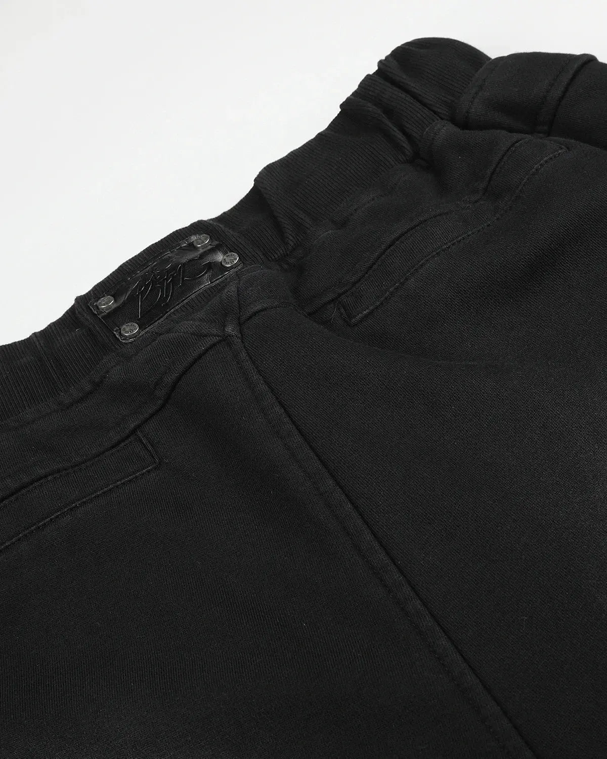 Inflation Monkey Washed Sweat Shorts, casual streetwear pants in soft washed fabric with a relaxed fit and monkey graphic design.