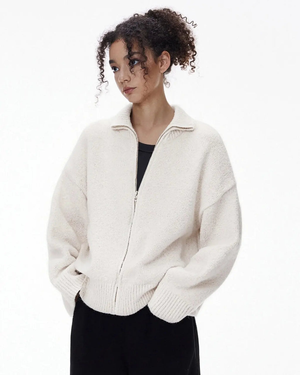 Inflation Streetwear Old Money style knitwear zip-up sweater in neutral tones, featuring a classic collar and ribbed cuffs.