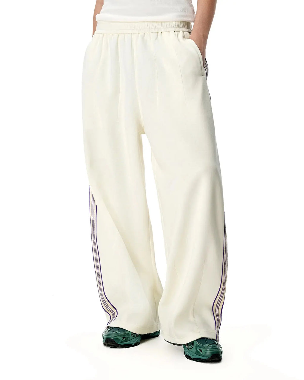 Inflation Streetwear athleisure wide-leg baggy pants with relaxed fit, featuring soft fabric and casual style for comfortable wear.