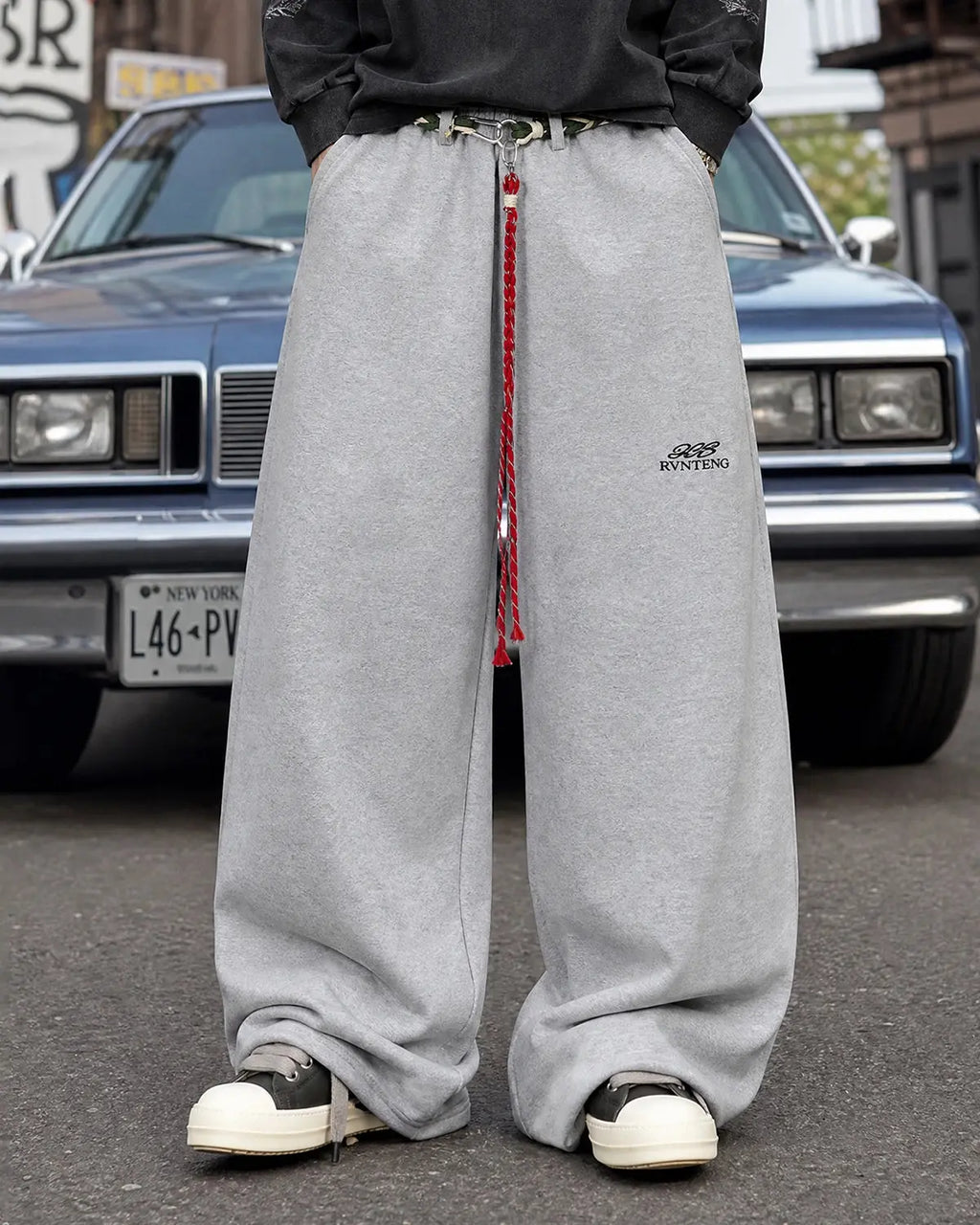 Inflation Streetwear baggy wide-leg sweatpants with elastic waistband, relaxed fit, and casual streetwear style.