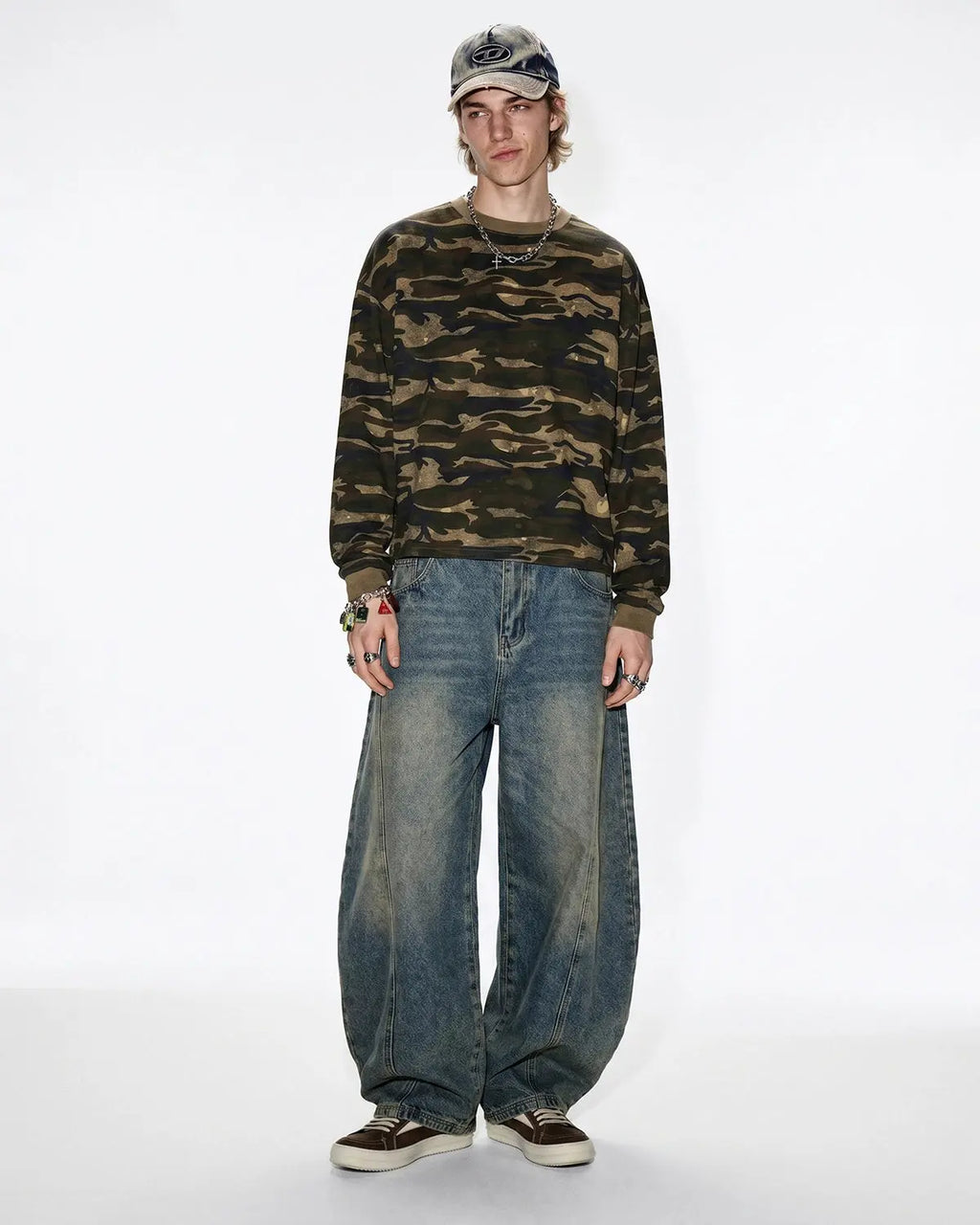 Boxy camo T-shirt in khaki from INFLATION's streetwear collection, featuring a relaxed fit and camouflage pattern.