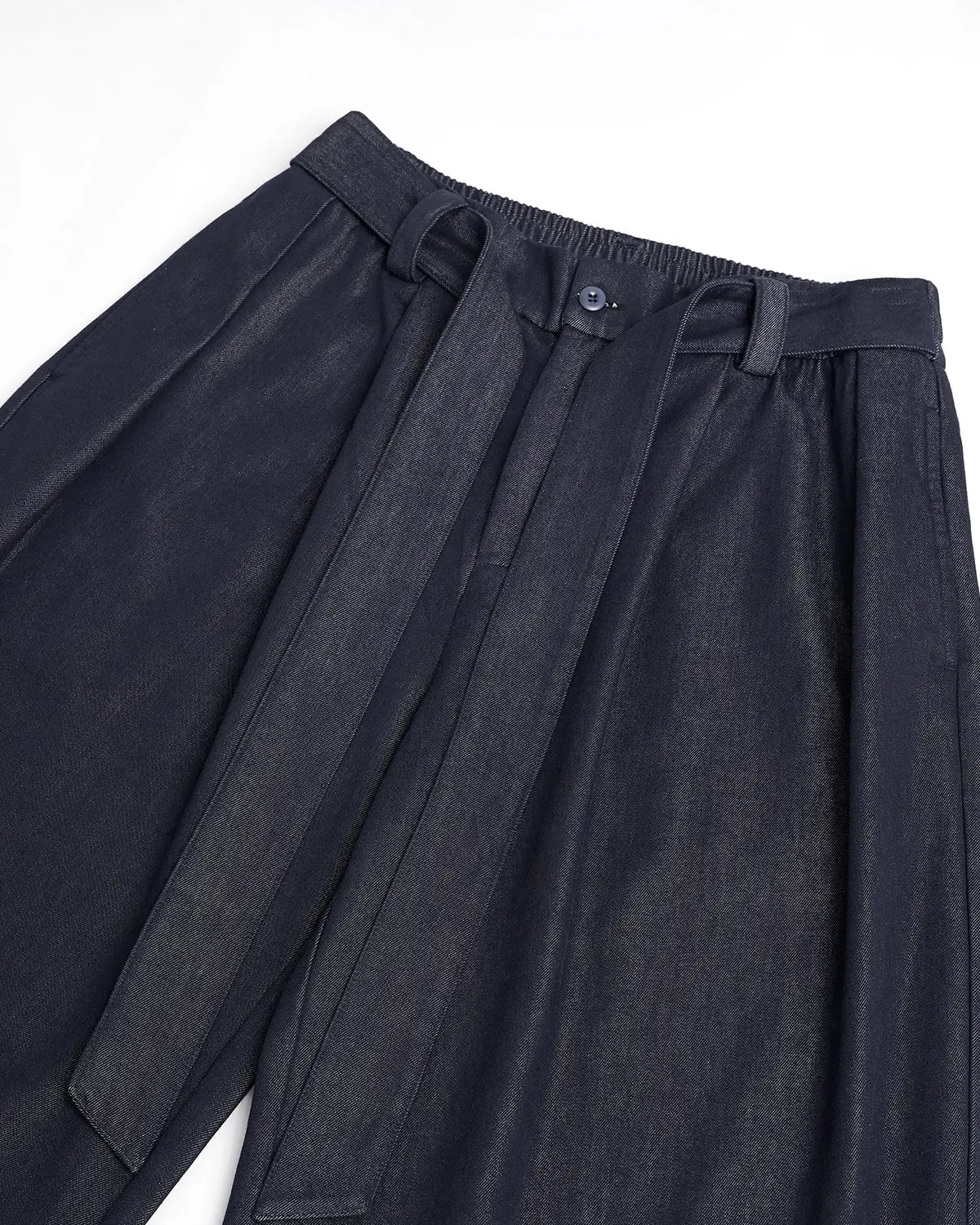 Raw silky denim jeans with belt from Inflation Streetwear, featuring a relaxed fit and classic blue wash.