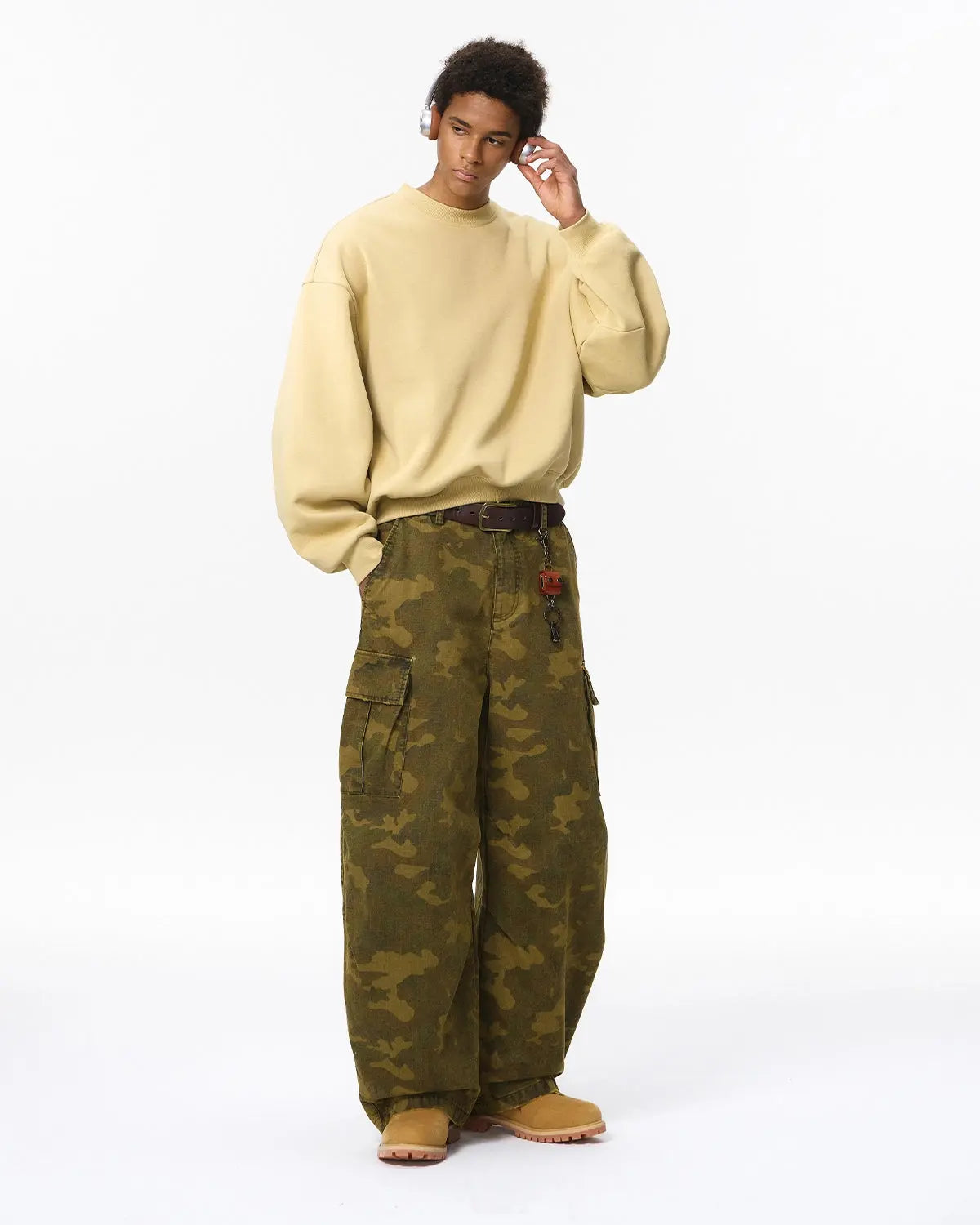 Blank comfy crewneck sweatshirt from Inflation Streetwear, soft fabric, relaxed fit, and classic design shown in the image.