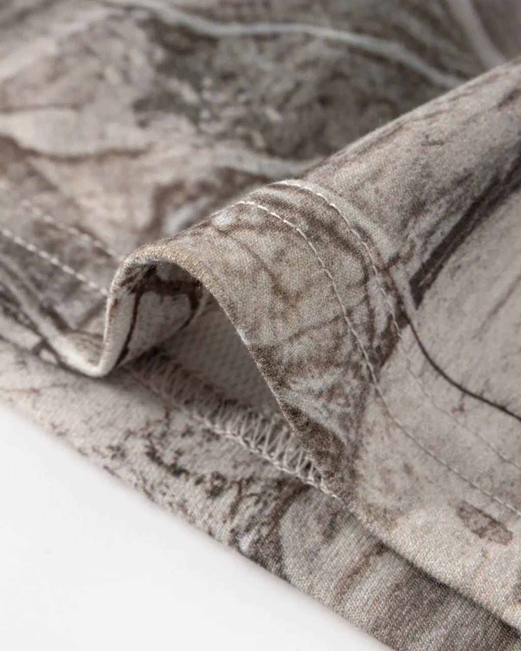Realtree camo shorts by INFLATION, stylish streetwear pants with a camouflage pattern and relaxed fit.