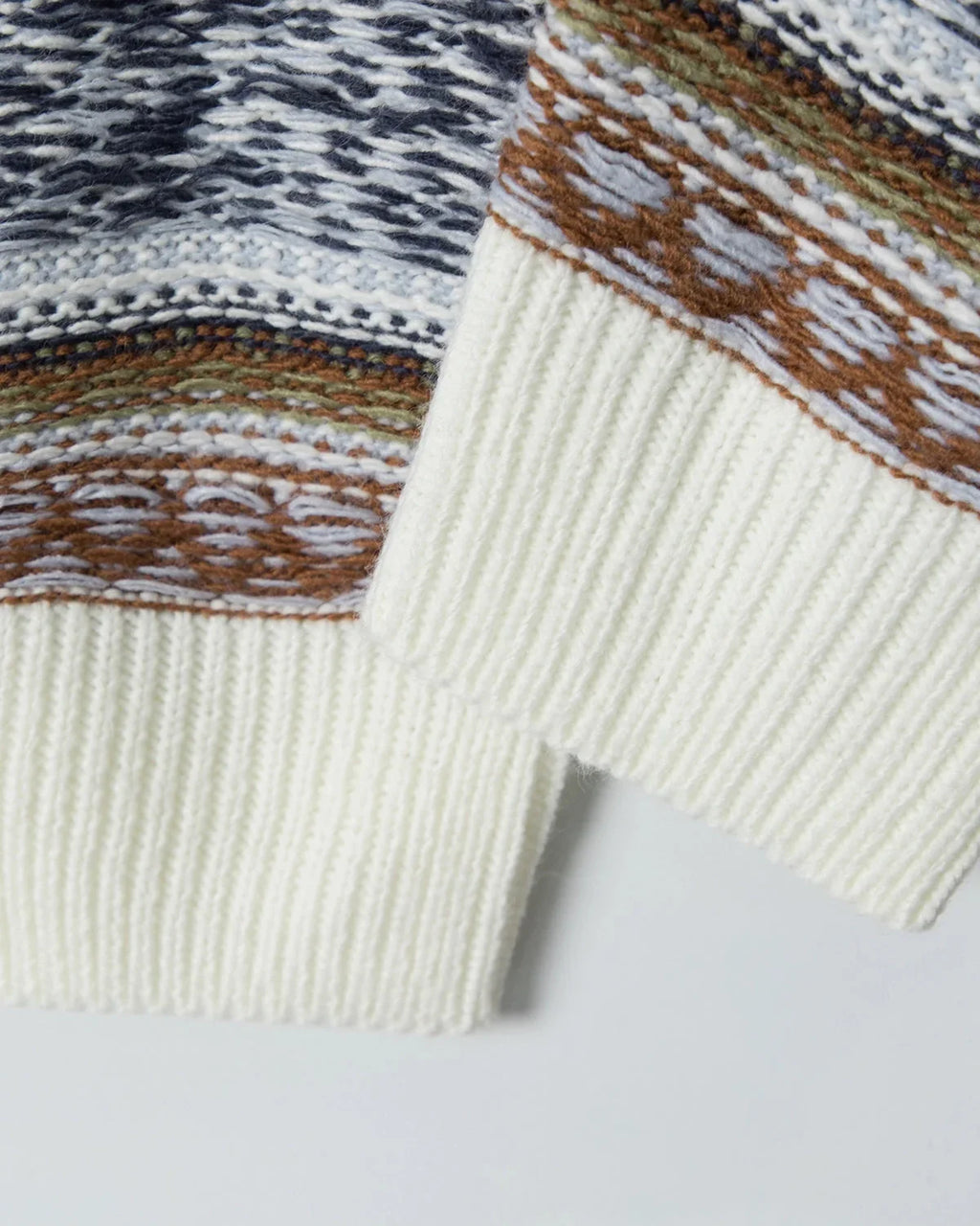 Inflation Streetwear round neck stripe jacquard sweater with bold stripe pattern and textured fabric, casual streetwear style.