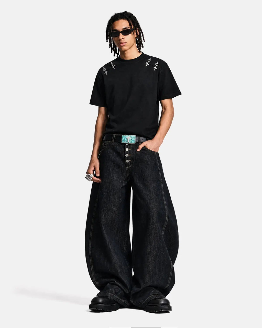Inflation Streetwear metal buckle detail cotton T-shirt featuring a casual fit and stylish design with visible metal buckle accents.