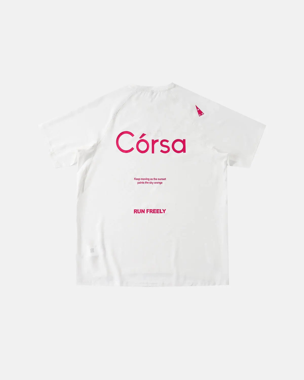 AirFlow Córsa breathable streetwear tee by INFLATION, featuring lightweight fabric and casual fit, ideal for comfortable urban style.