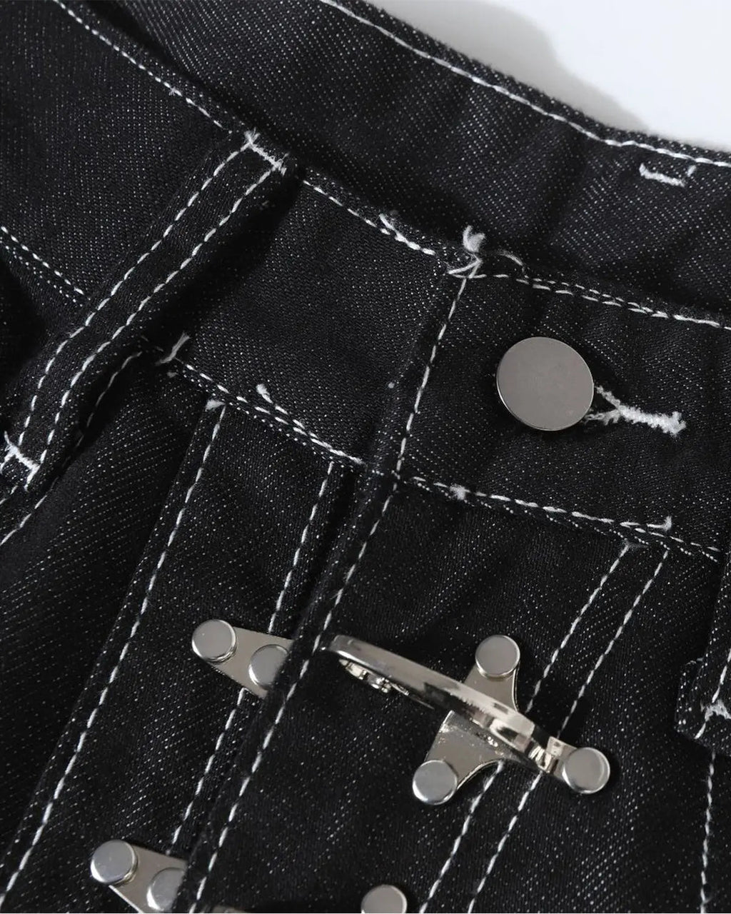 Raw metal clasp baggy jeans from Inflation Streetwear featuring a relaxed fit and distressed denim look.