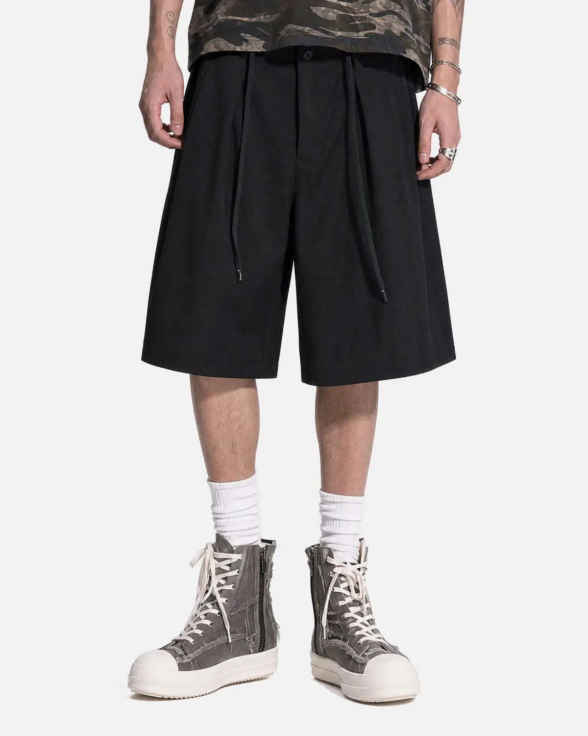 Inflation streetwear drawstring wide-leg tailored shorts with relaxed fit and casual style, shown in a neutral color.