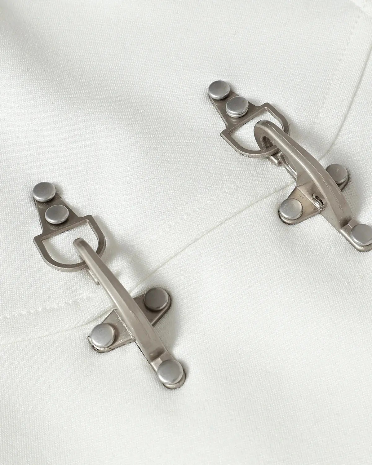 Inflation Streetwear cotton T-shirt with metal buckle detail, featuring a casual fit and modern design.