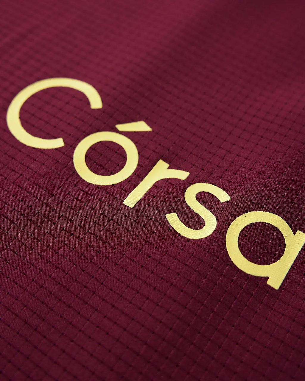 Inflation AirFlow Córsa breathable streetwear tee featuring lightweight fabric and stylish design, ideal for casual urban wear.