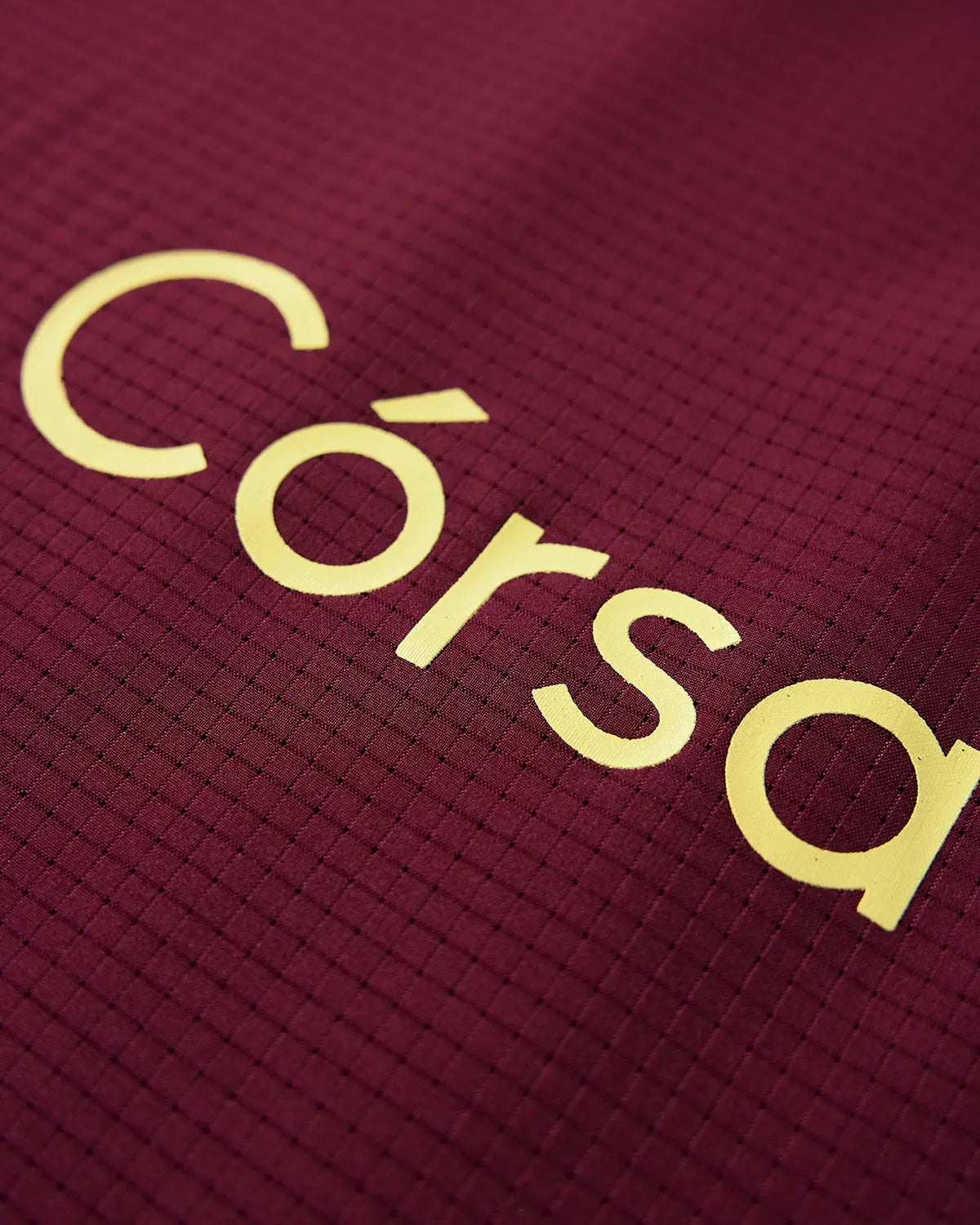 Inflation AirFlow Córsa breathable streetwear tee featuring lightweight fabric and stylish design, ideal for casual urban wear.