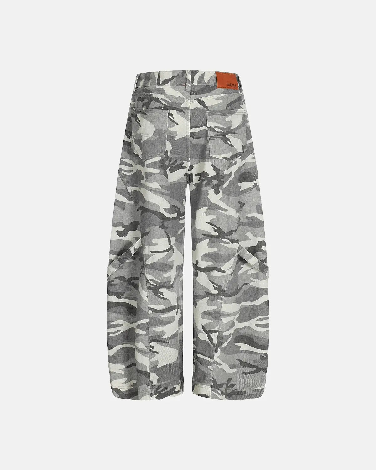 Inflation Multi-Pockets Barrel Camouflage Cargo Pants with multiple utility pockets and relaxed fit, streetwear style in camouflage print.