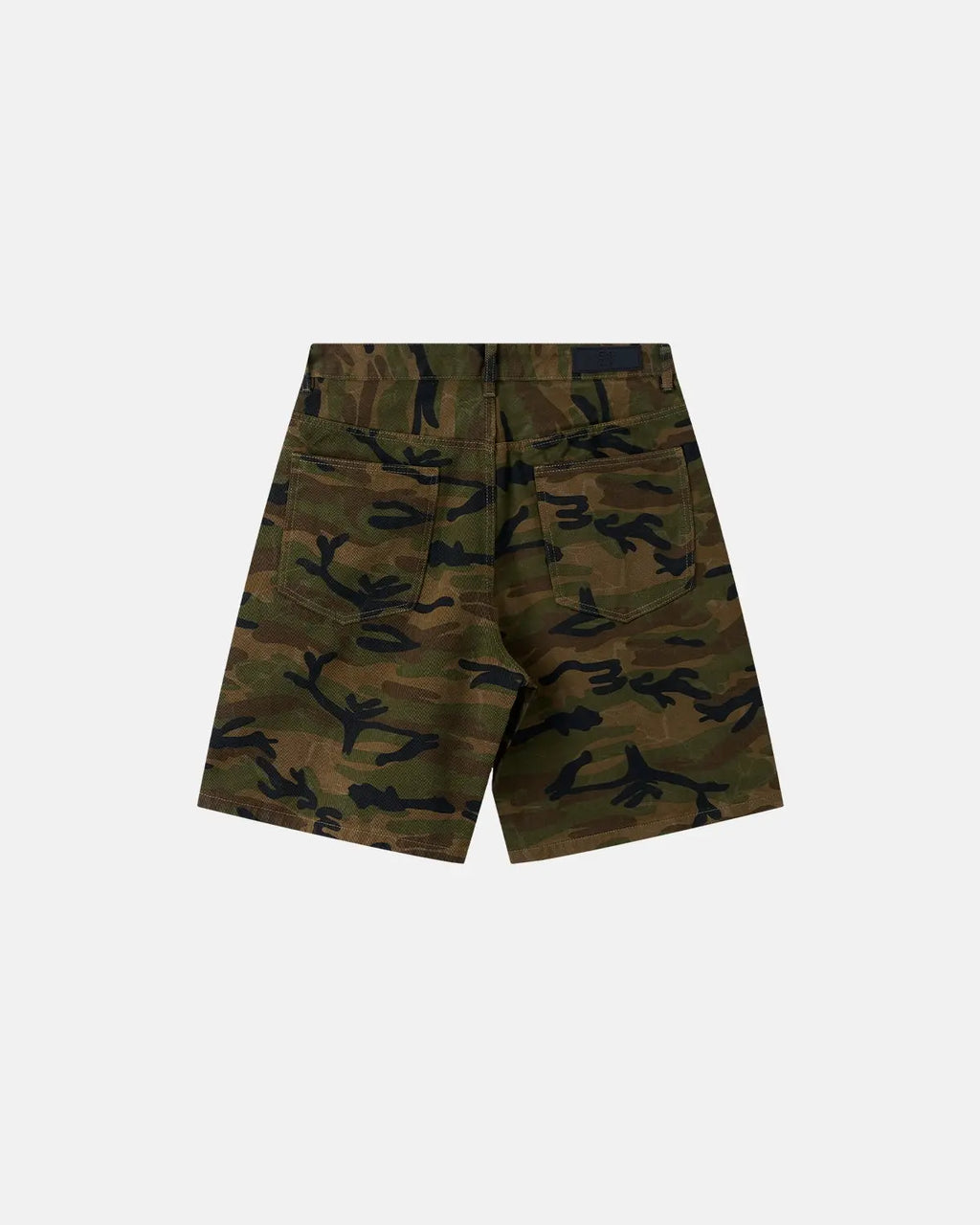 Inflation Streetwear metal clasp camo shorts, stylish men's pants with military-inspired camouflage pattern and adjustable waistband.