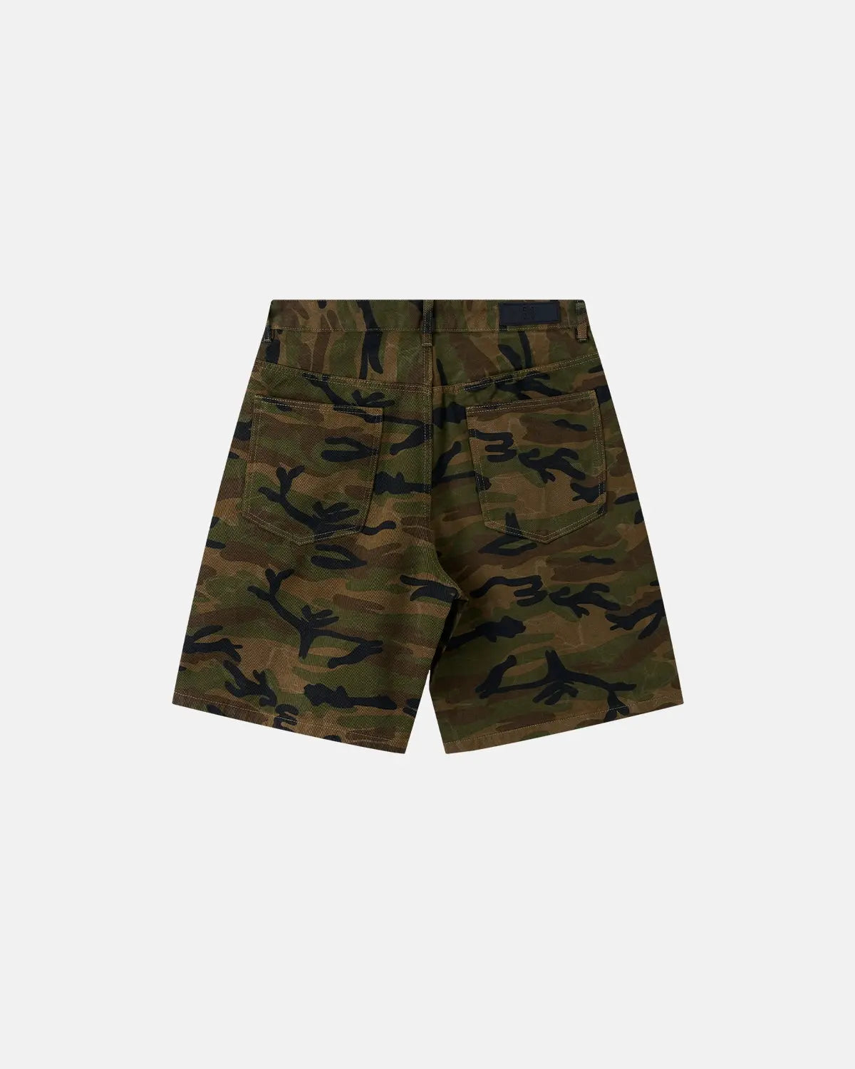 Inflation Streetwear metal clasp camo shorts, stylish men's pants with military-inspired camouflage pattern and adjustable waistband.