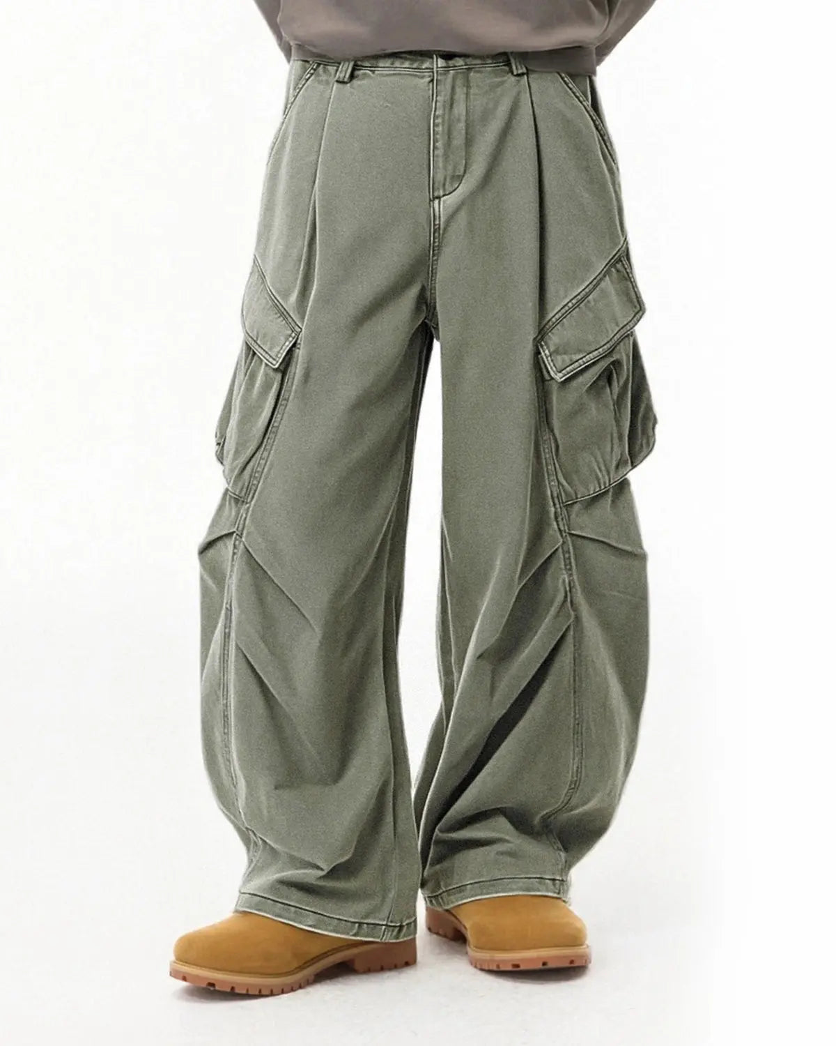 Inflation Streetwear baggy cargo pants with multiple pockets, casual streetwear style, relaxed fit, and functional design.