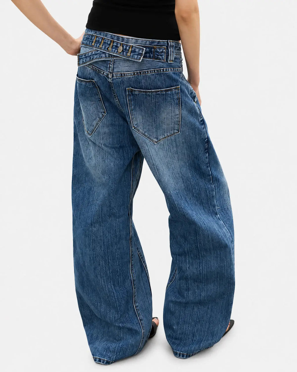 Inflation adjustable waist bamboo weave baggy jeans, featuring relaxed fit and streetwear style with natural bamboo fabric details.