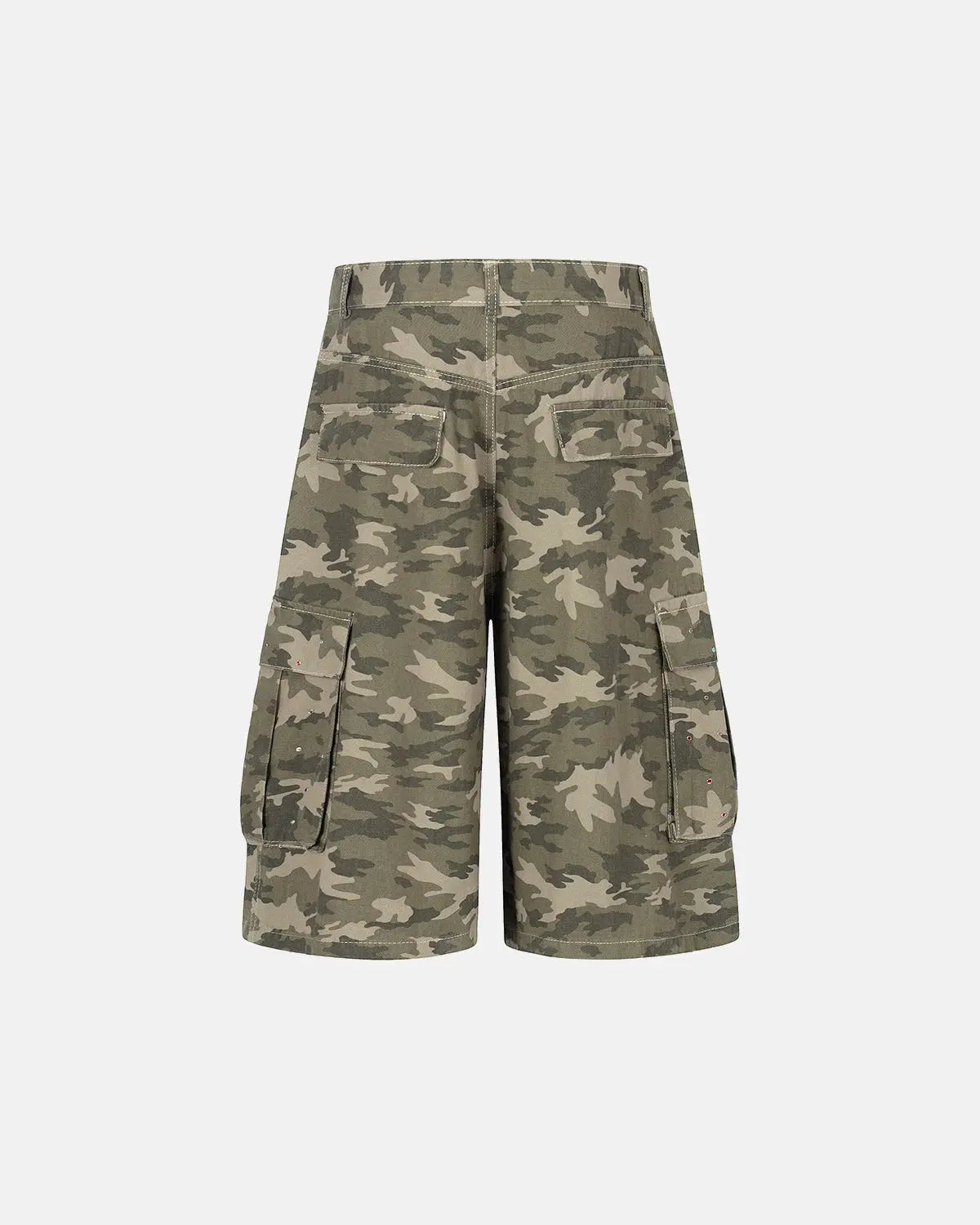 Embroidered camo cargo longline shorts by INFLATION, featuring multiple pockets and a relaxed fit, styled with streetwear details.